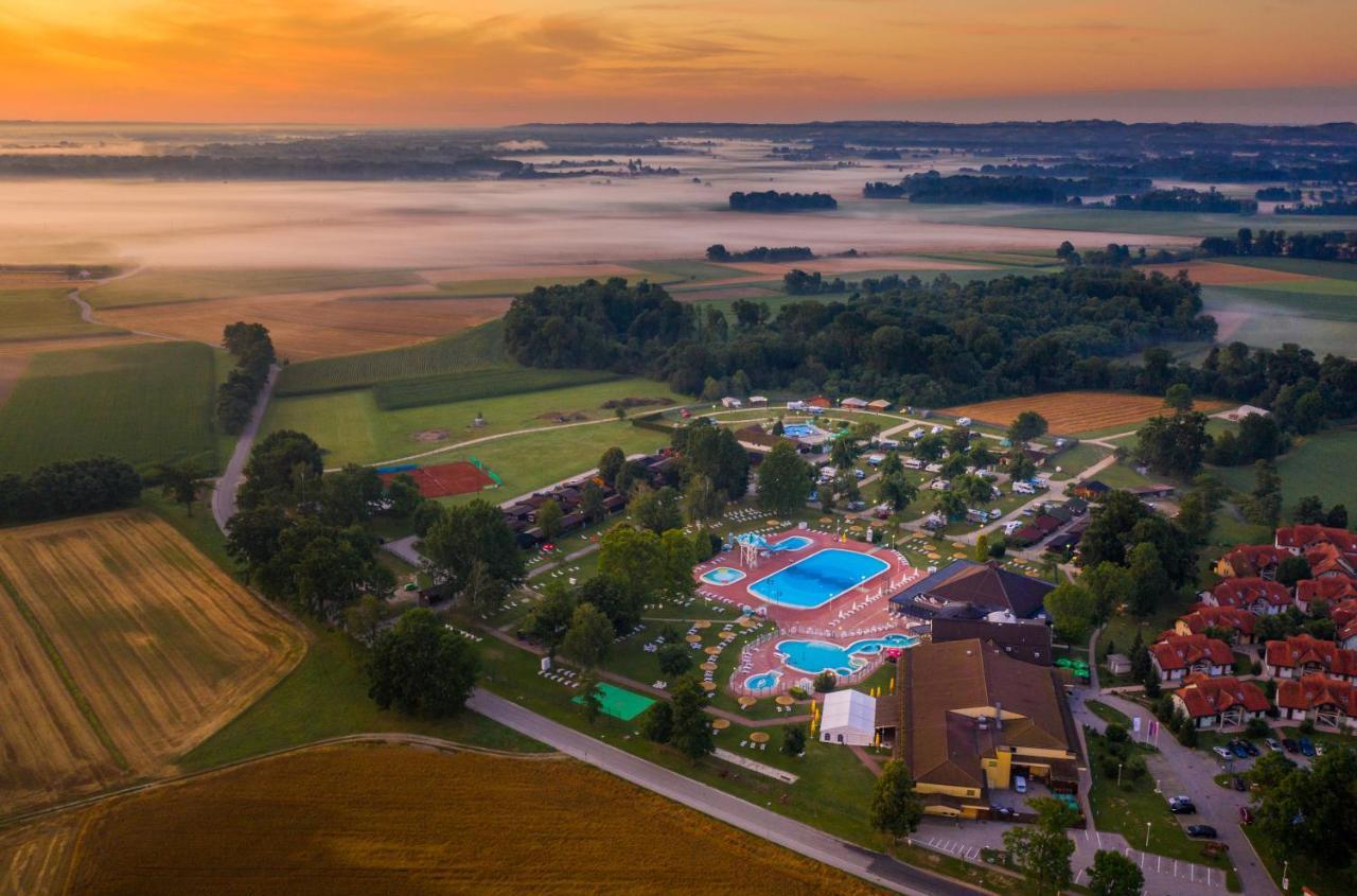 Terme Banovci - Hotelsko Naselje Zeleni Gaj ภายนอก รูปภาพ