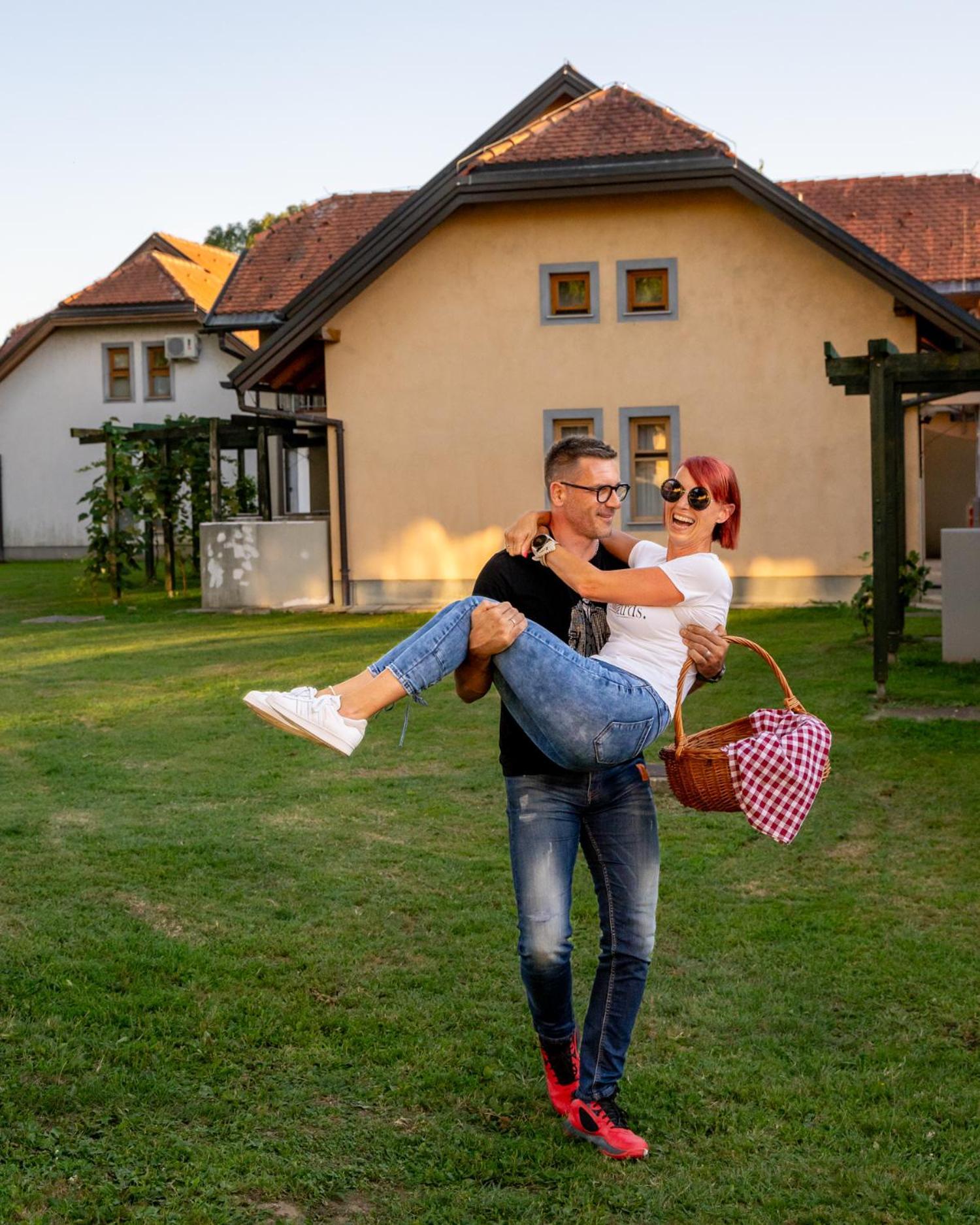 Terme Banovci - Hotelsko Naselje Zeleni Gaj ภายนอก รูปภาพ